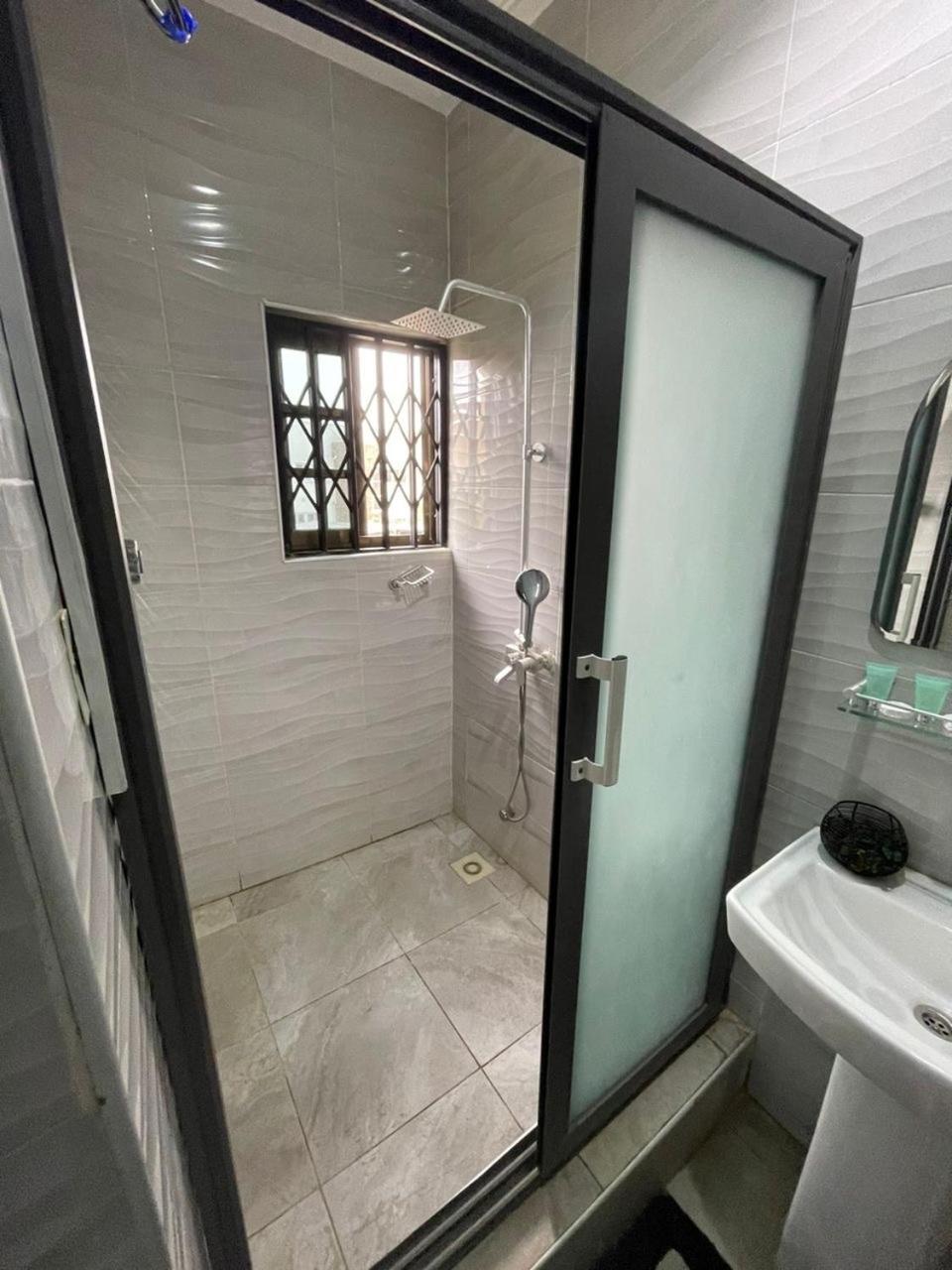 Cloud9 Luxury Apartments Accra Extérieur photo